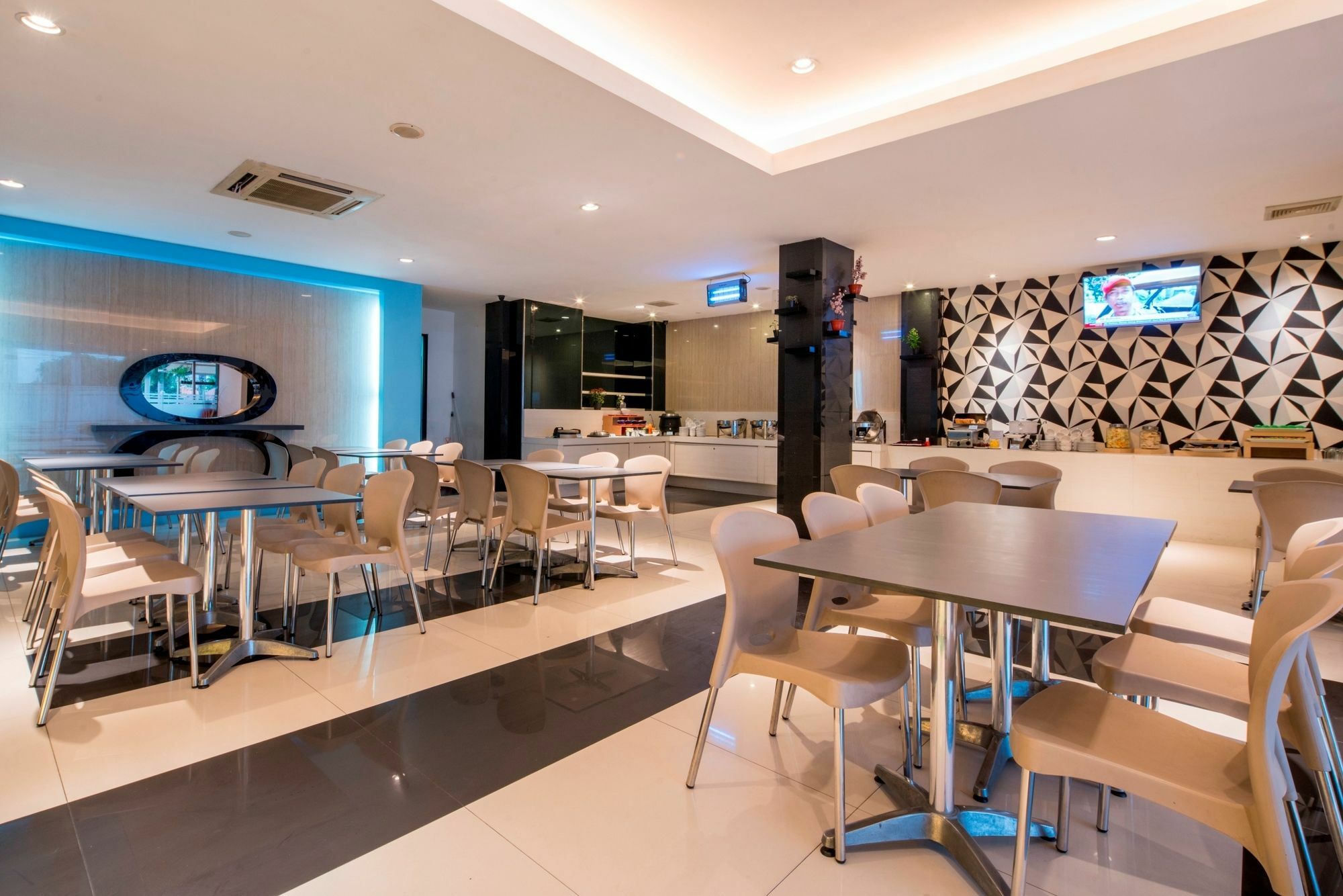 Hotel 88 Mangga Besar Raya 120 Jakarta By Wh Exterior photo
