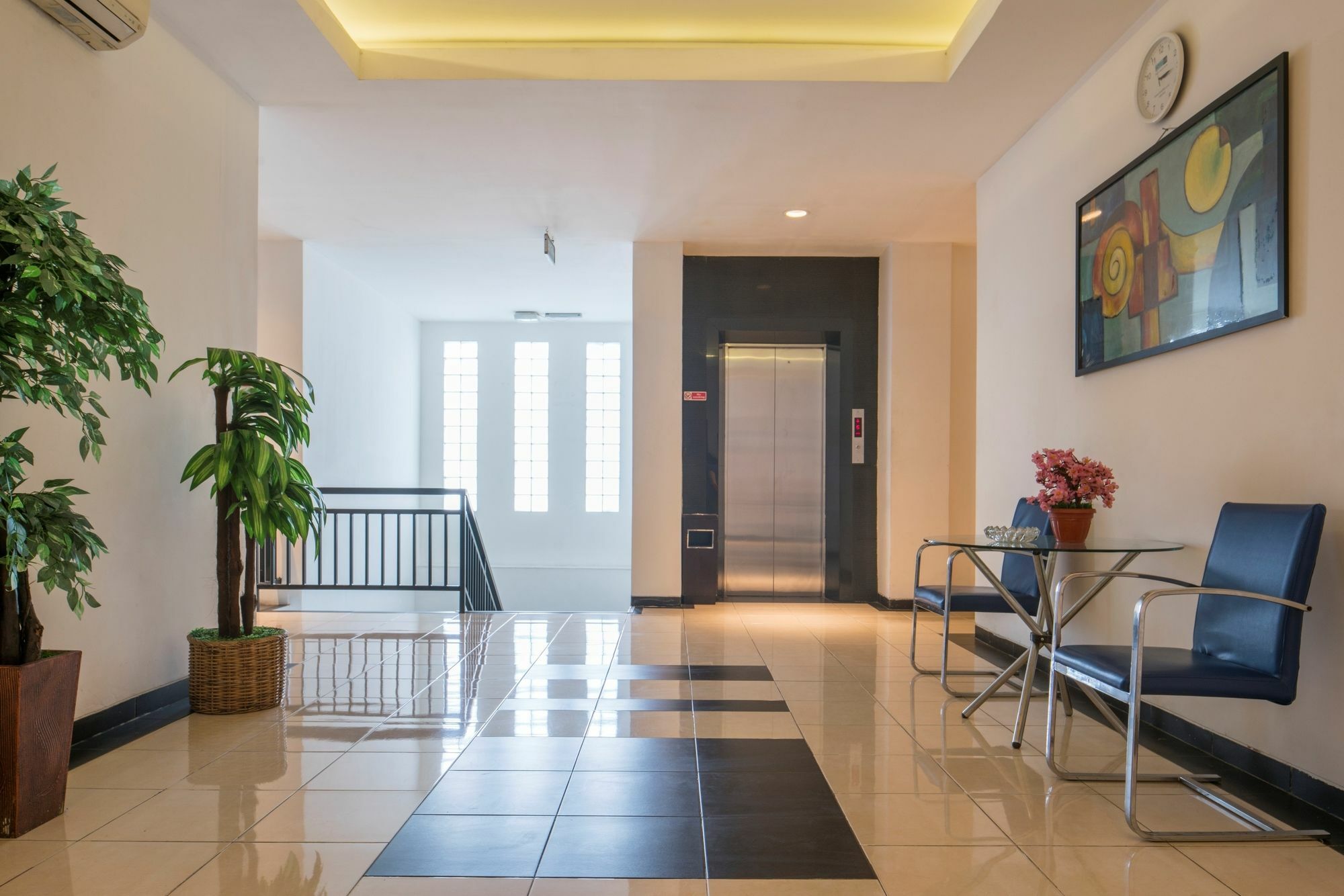 Hotel 88 Mangga Besar Raya 120 Jakarta By Wh Exterior photo