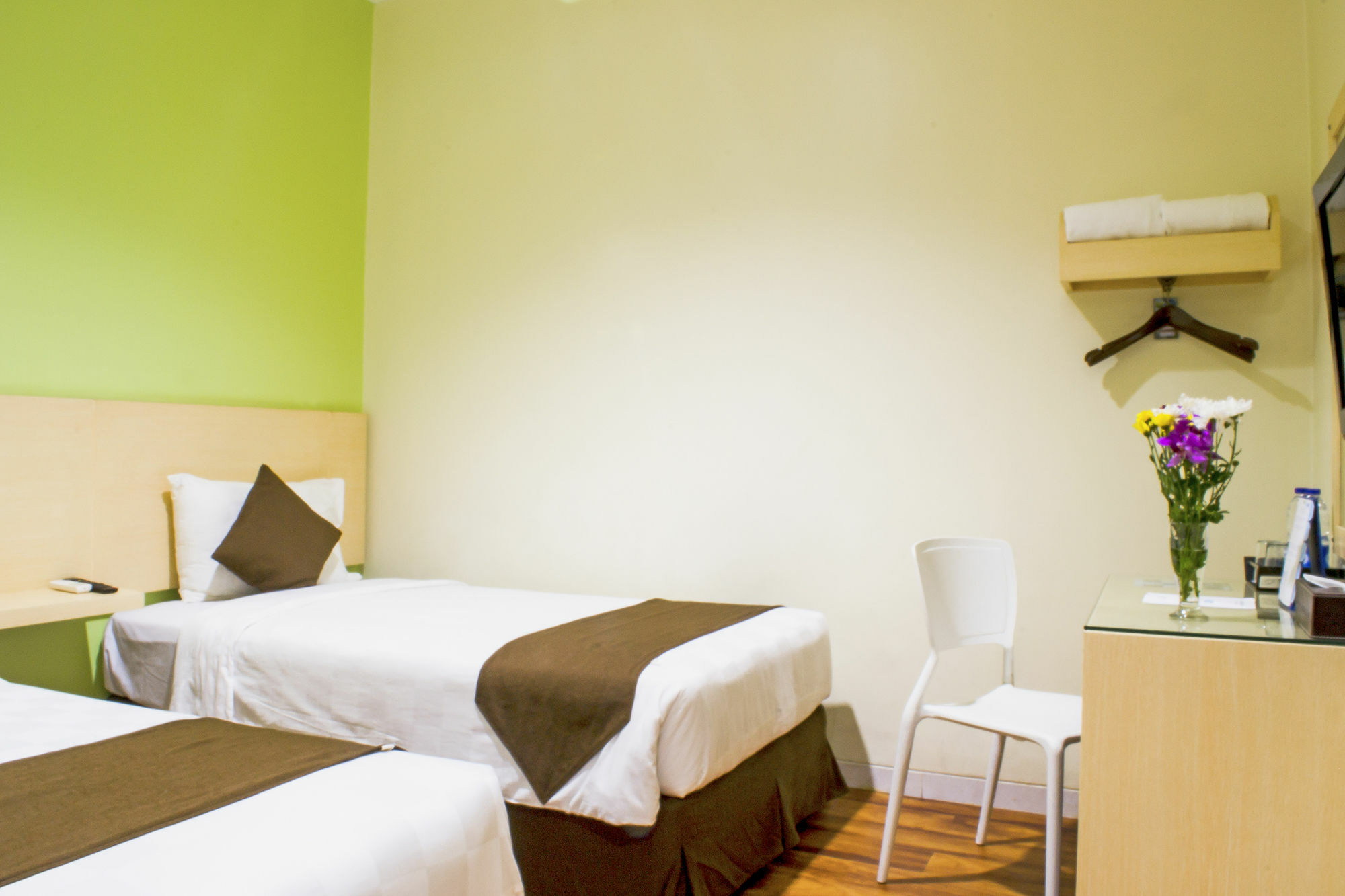 Hotel 88 Mangga Besar Raya 120 Jakarta By Wh Exterior photo
